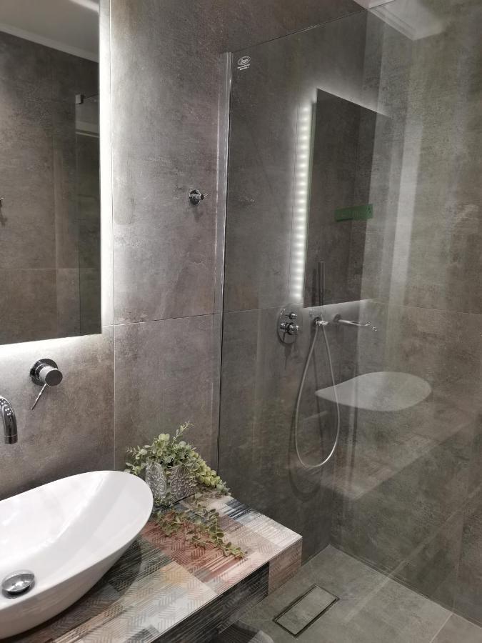 Historic Center Luxury Studio Apartment アテネ エクステリア 写真